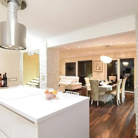 Ferienhaus Ferienhaus In Rubesi Mit Privatem Pool Und Meerblick *